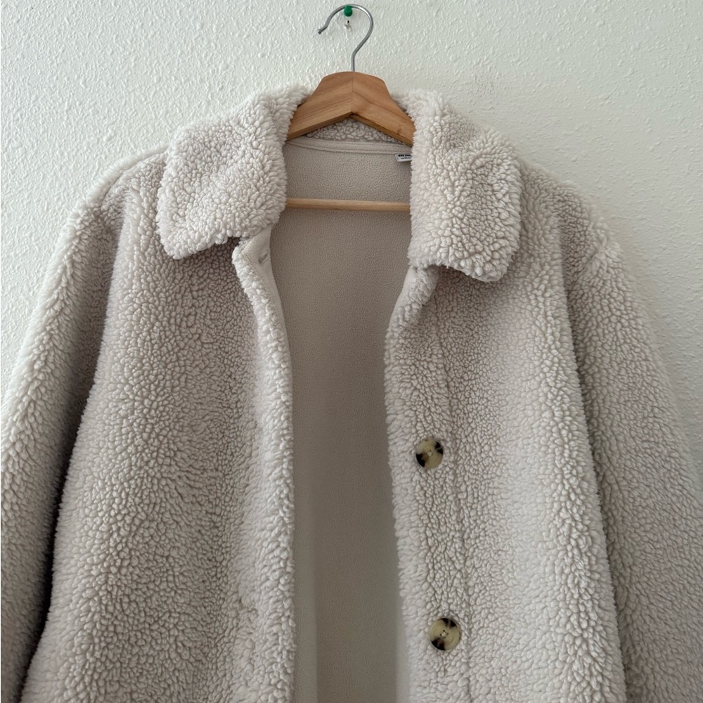 ❗️SOLD❗️Uniqlo Cream Teddy Jacket - Picture 2 of 9